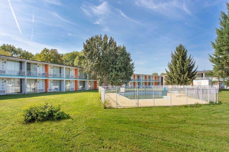Howard Johnson By Wyndham Harrisburg 1
