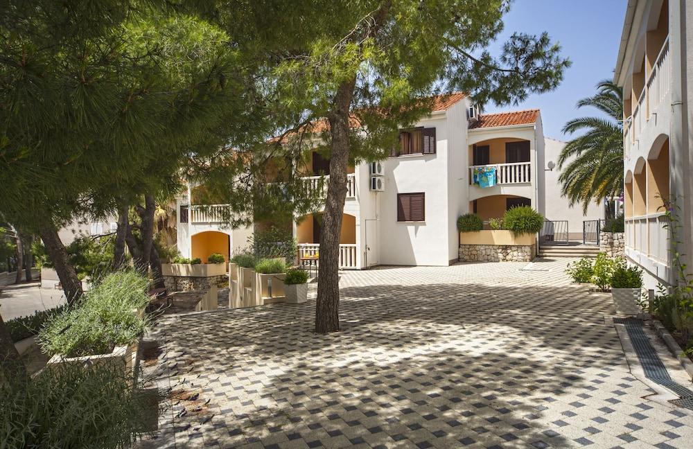 Sunny beach apartment Lavica 2