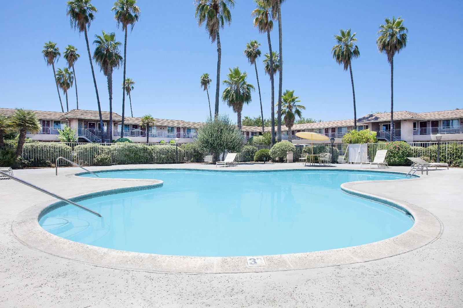 Days Inn By Wyndham Fresno Central 2