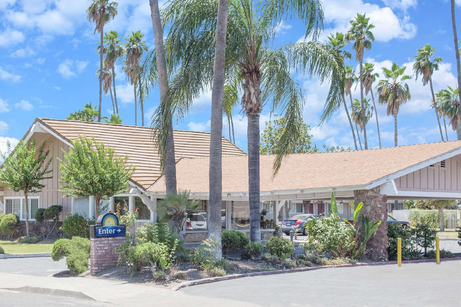 Days Inn By Wyndham Fresno Central 1