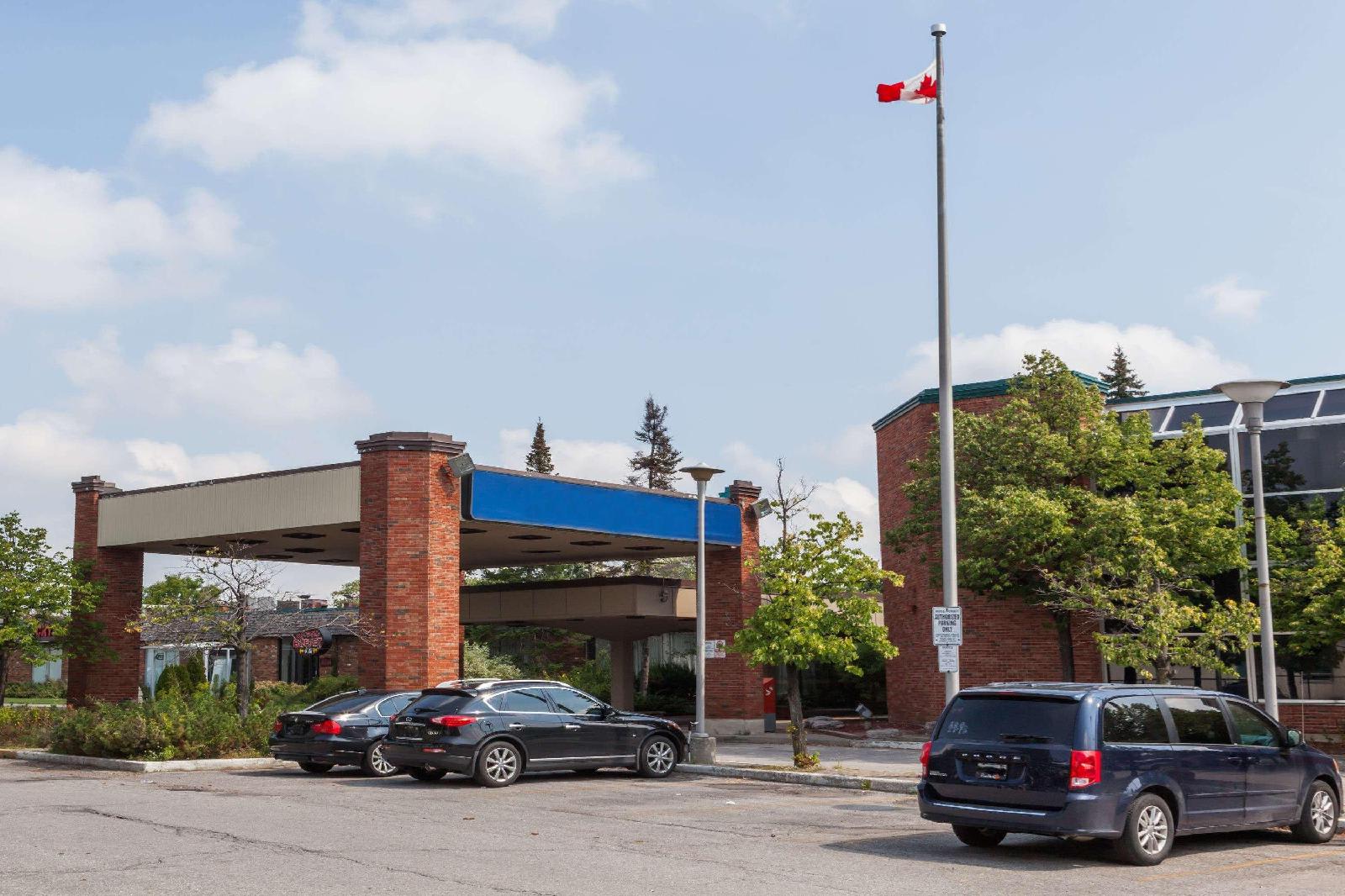 Knights Inn Toronto East 1