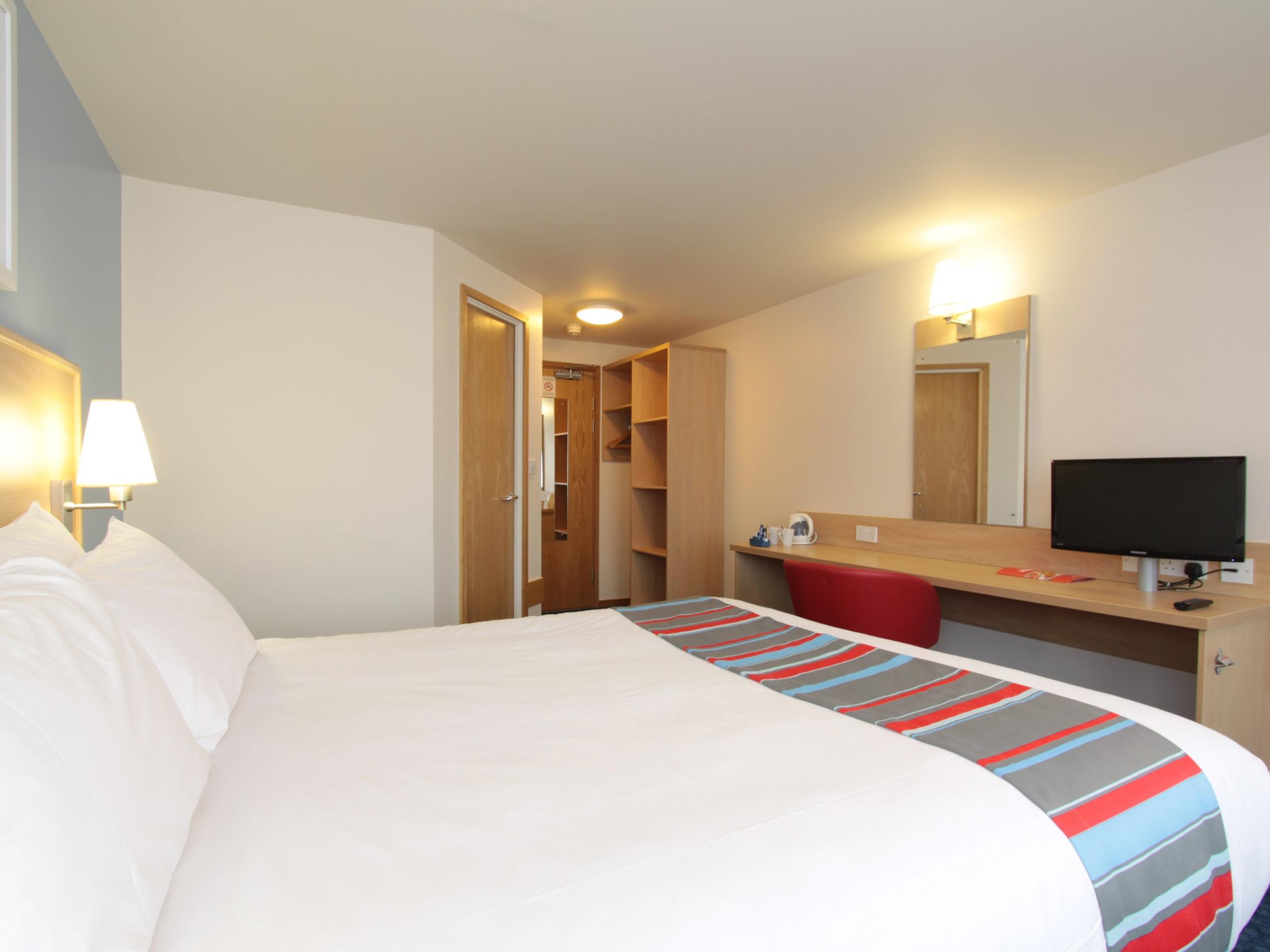 Travelodge Swansea M4 1
