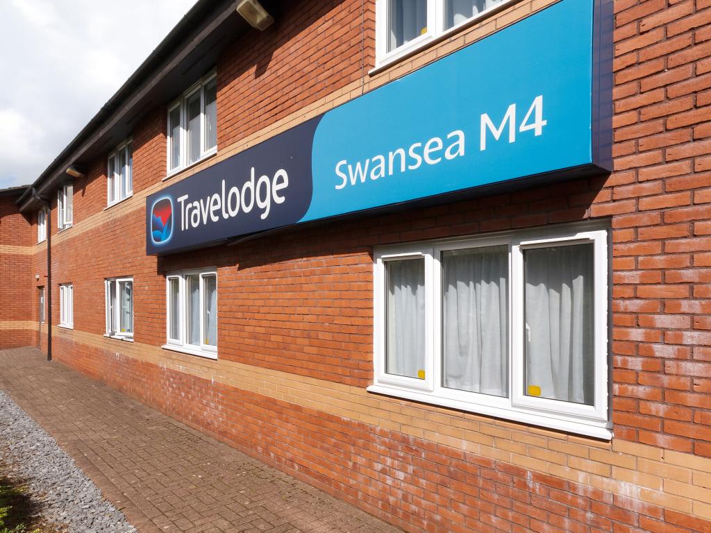 Travelodge Swansea M4 2