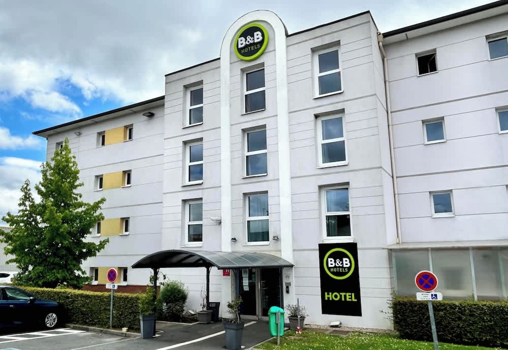 B&B HOTEL Lisieux Parc des Expositions 1