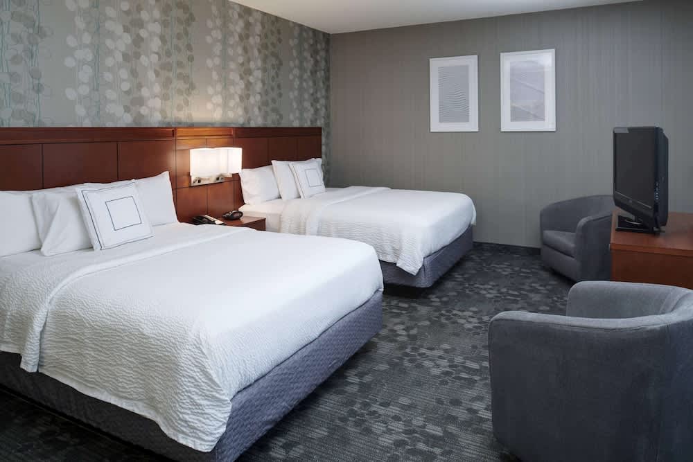 AmericInn by Wyndham Brookfield 2