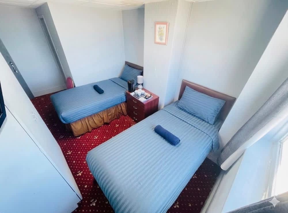 HOTEL BLUE OCEAN - Call For Cheap Prices - Check In Until 3AM 1