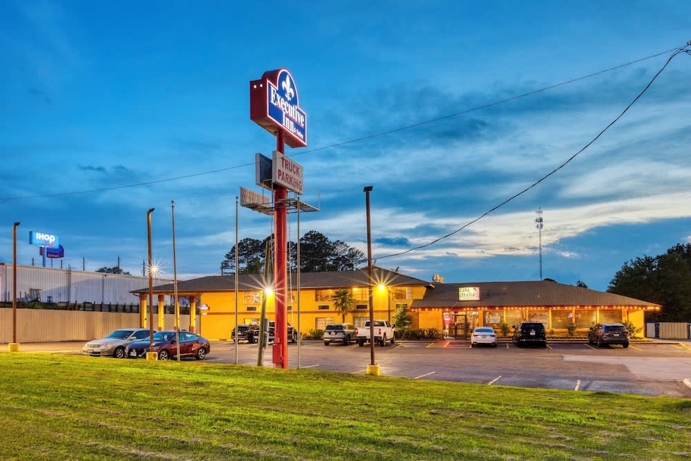 Executive Inn & Suites 1