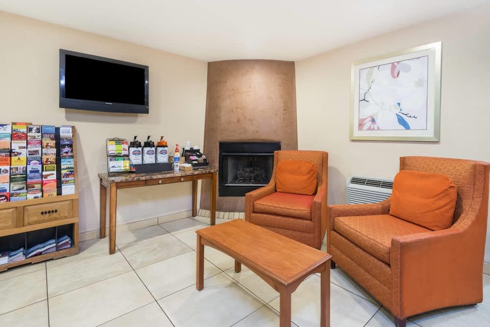 Baymont by Wyndham Santa Fe 2