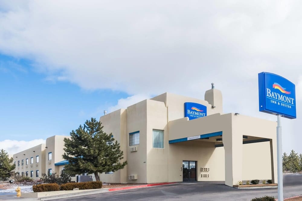 Baymont by Wyndham Santa Fe 1