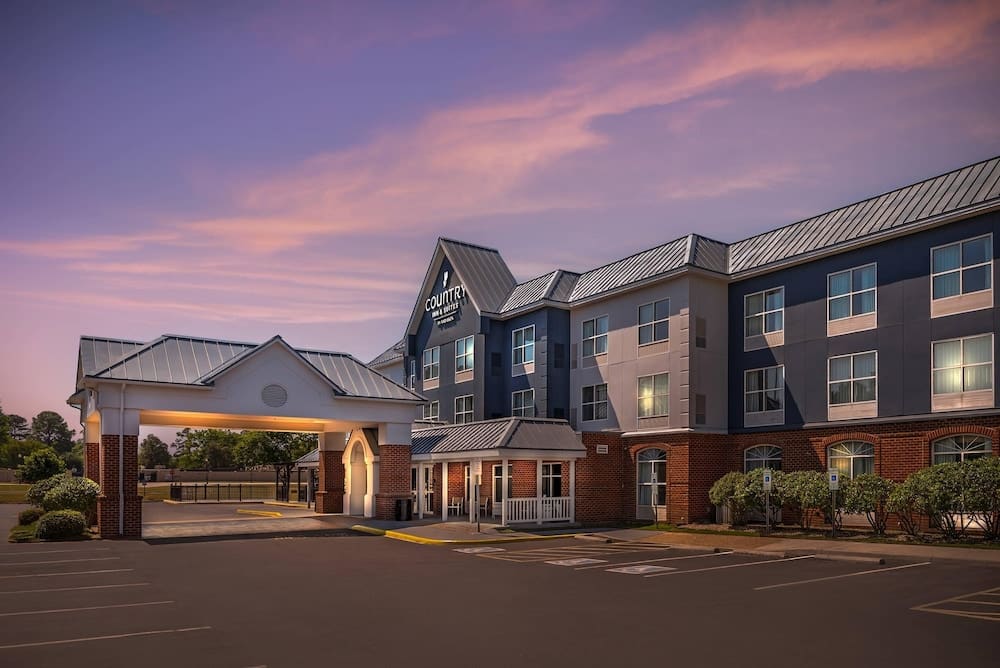 Country Inn & Suites by Radisson, Petersburg, VA 1