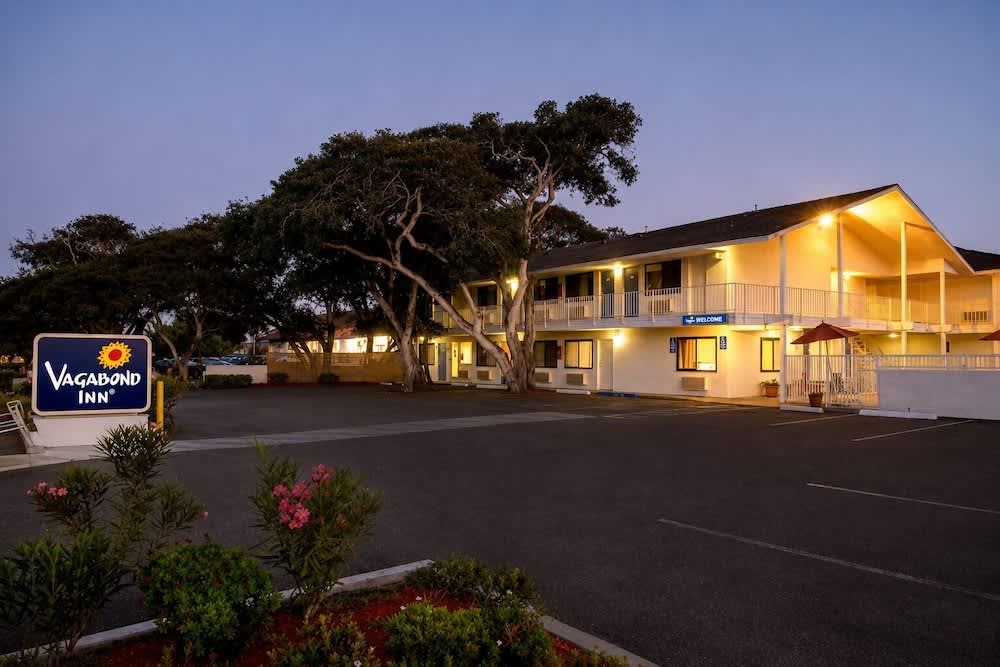 Motel 6 Monterey 1