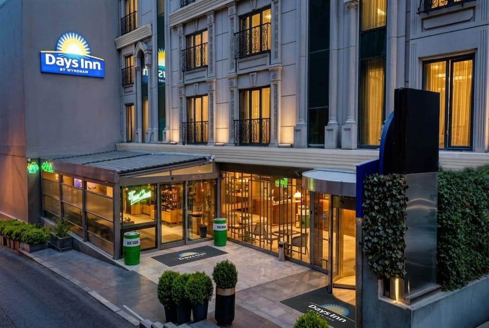 Days Inn by Wyndham Istanbul Bomonti 1
