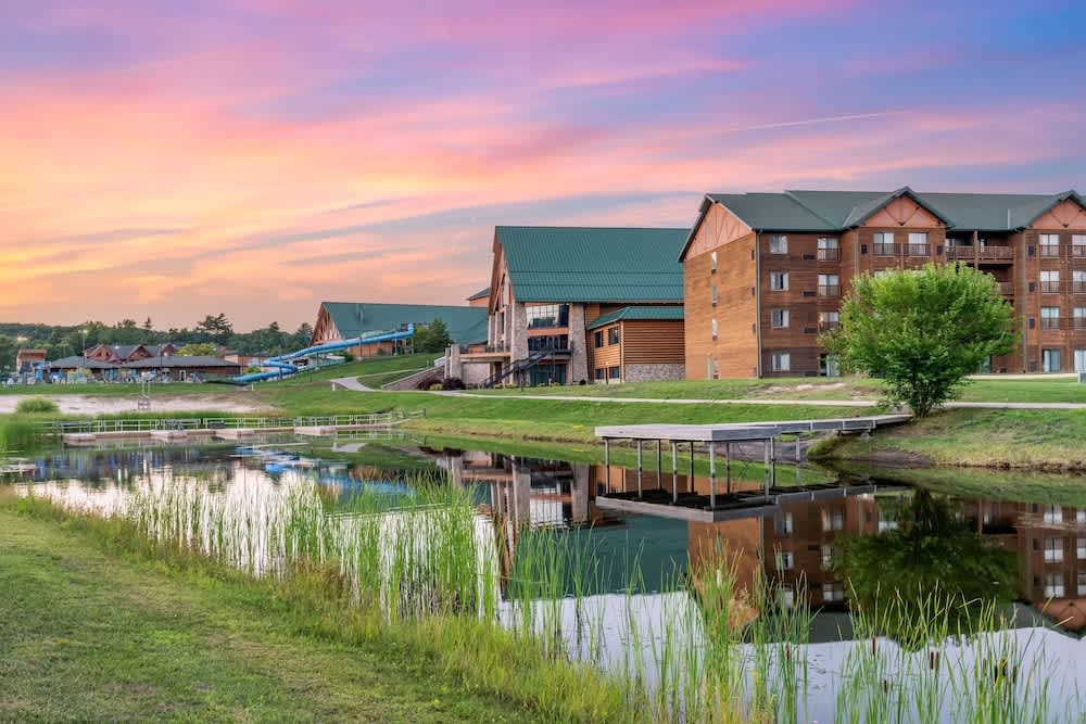 Three Bears Waterpark Resort Near Tomah, Ascend Collection Hotel 1