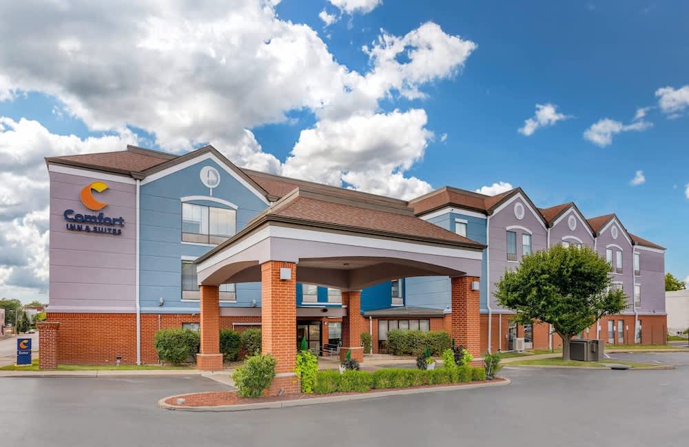 Comfort Inn & Suites Saint Louis Lafayette Square 1