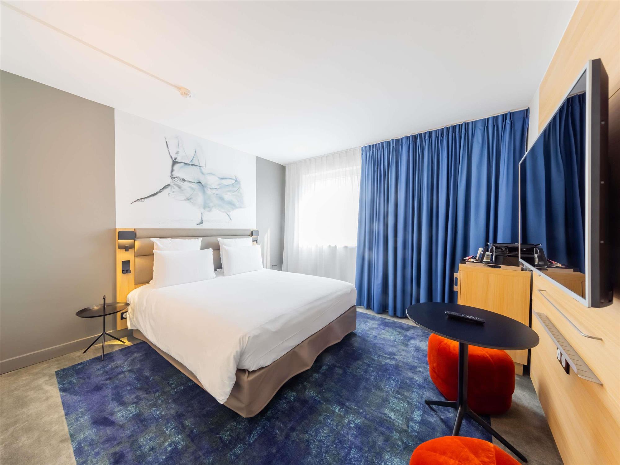 Mercure Paris Massy Gare TGV 1