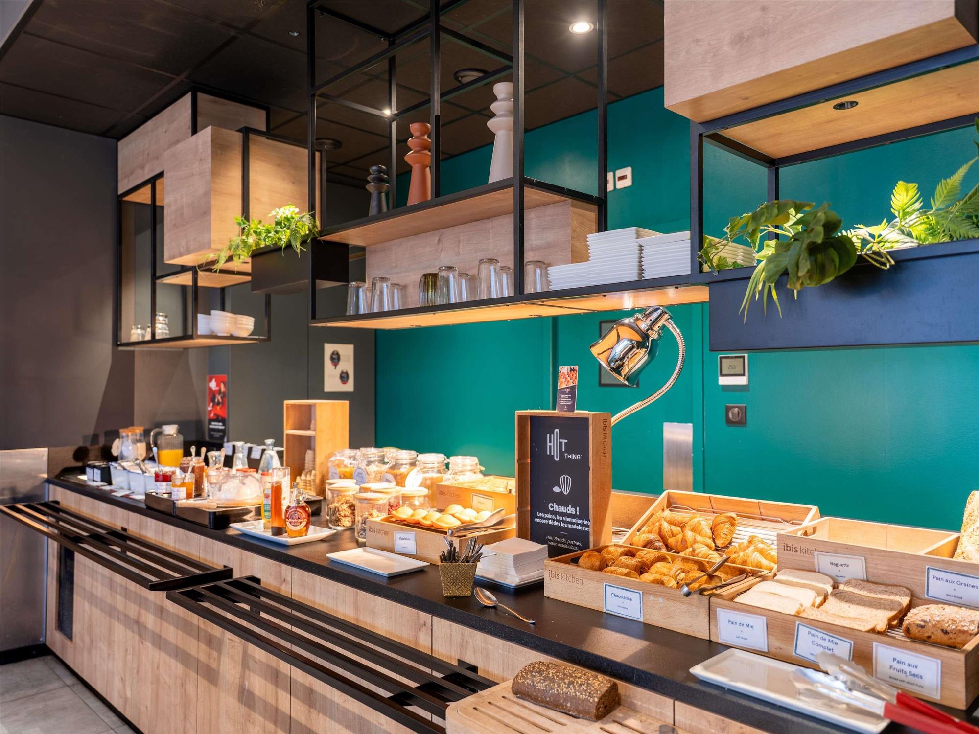 Ibis Pau Centre 2