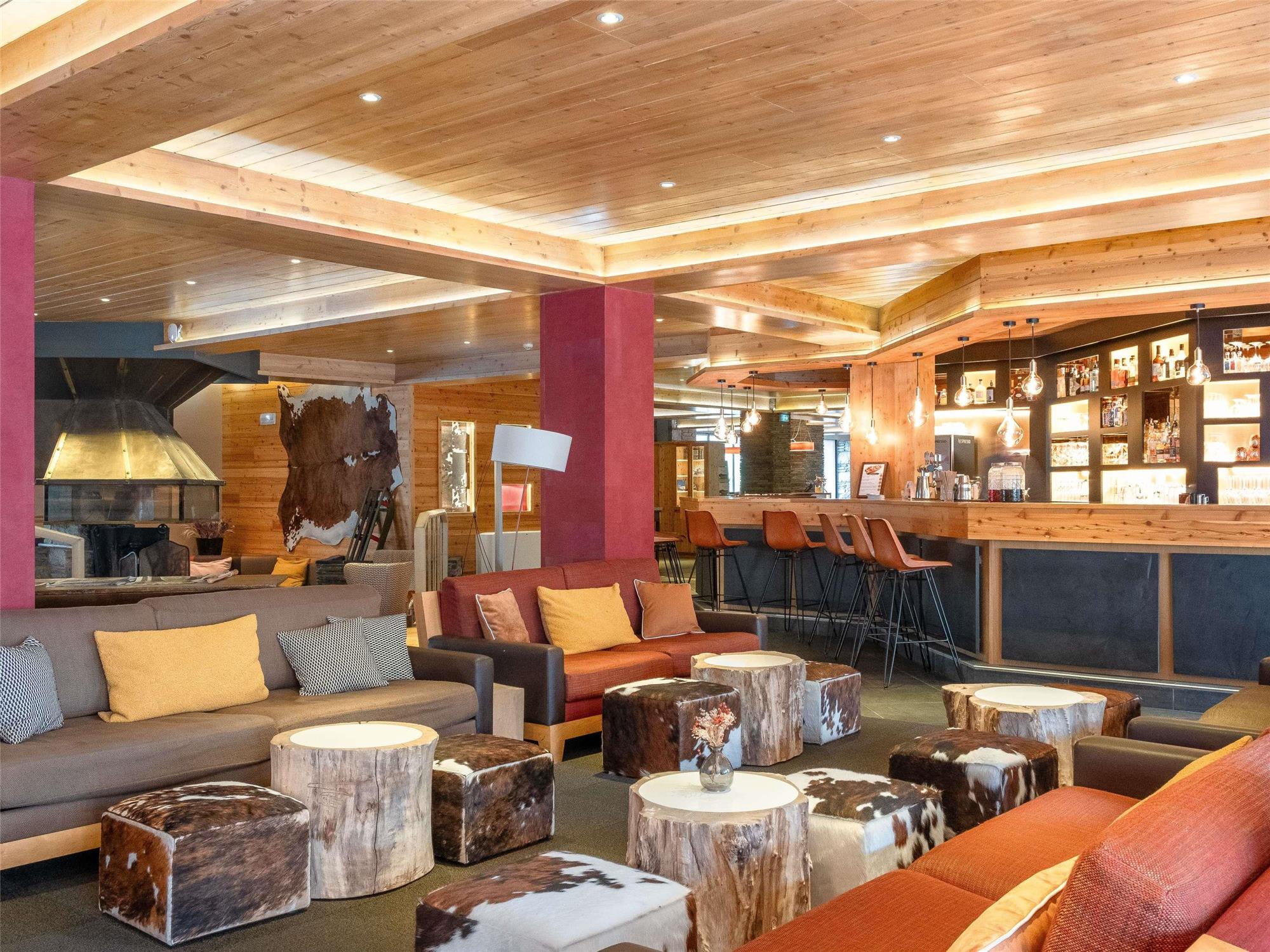 Mercure Saint-Lary 1
