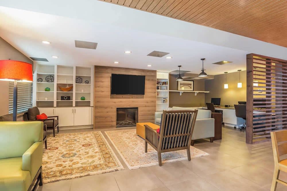 Garner Hotel Houston Westheimer by IHG 2