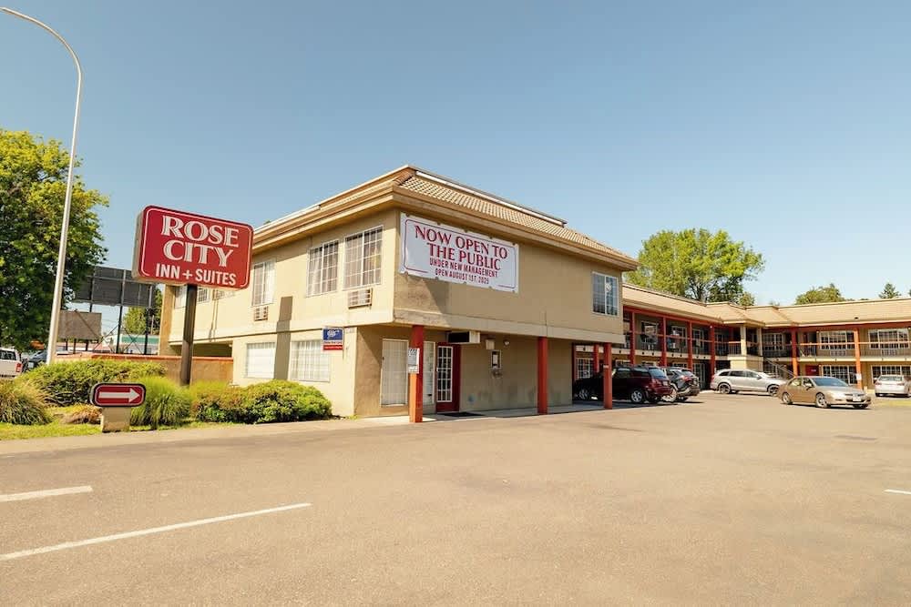 Rose City Inn and Suites 1
