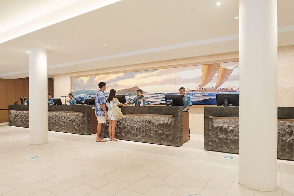 OUTRIGGER Reef Waikiki Beach Resort 2