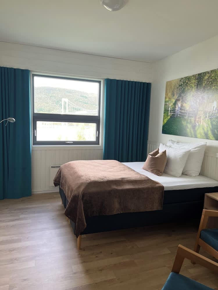 Tjeldsundbrua Hotel 2
