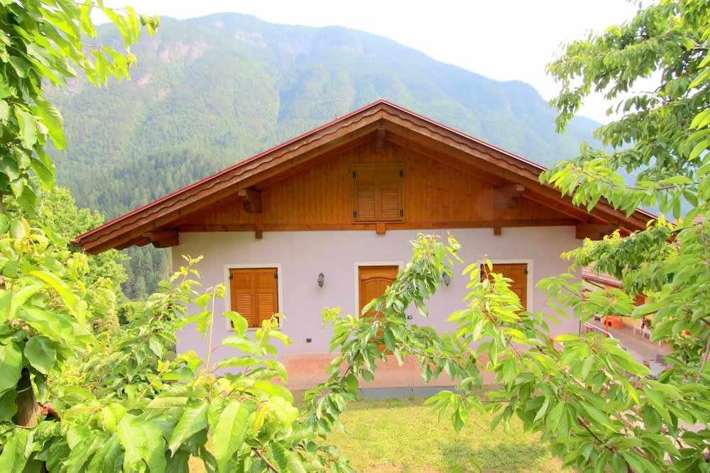 Holiday Home in Caldes near Ski Lift 1