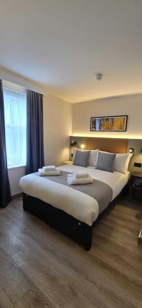 Chiswick Rooms 1