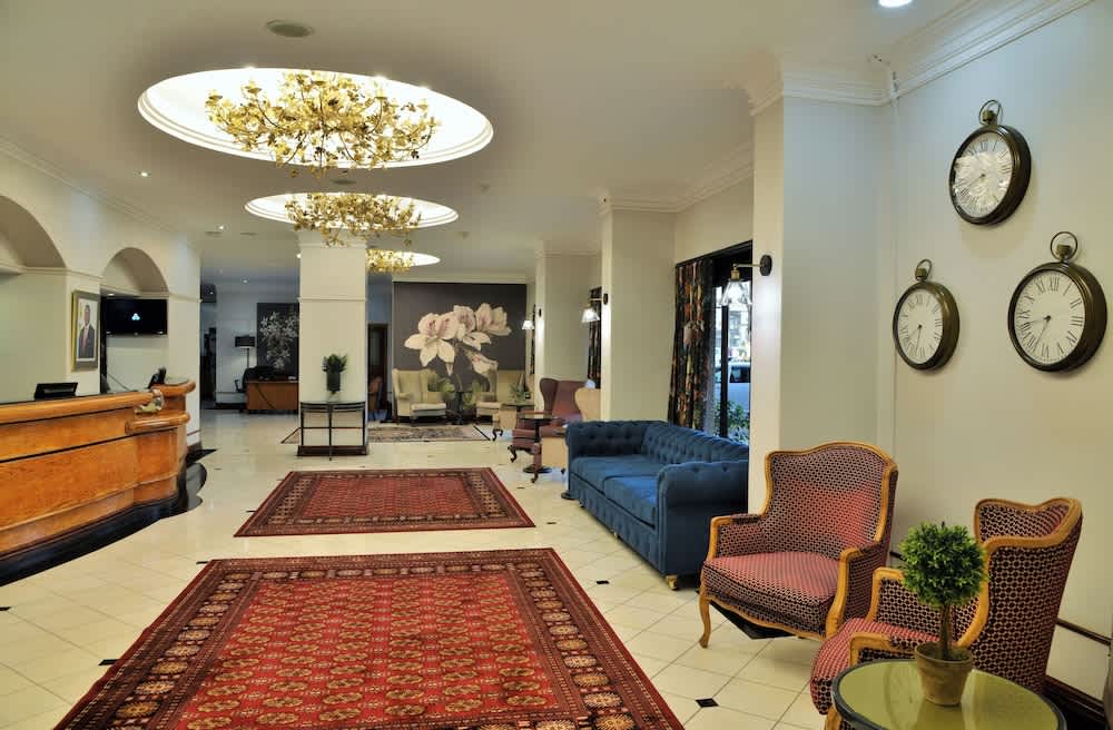 Cresta Jameson Hotel 1