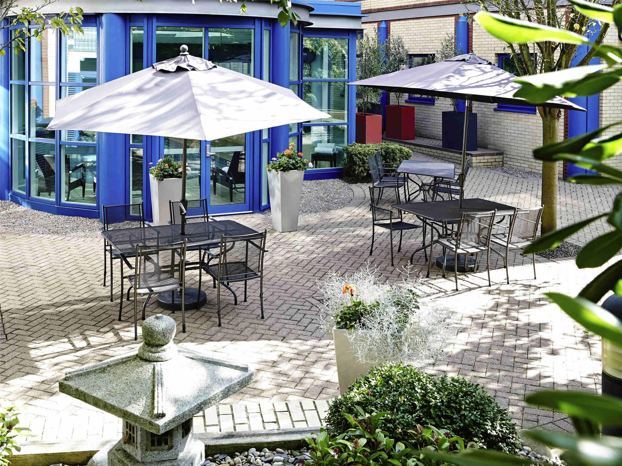 Novotel London Heathrow Airport 2