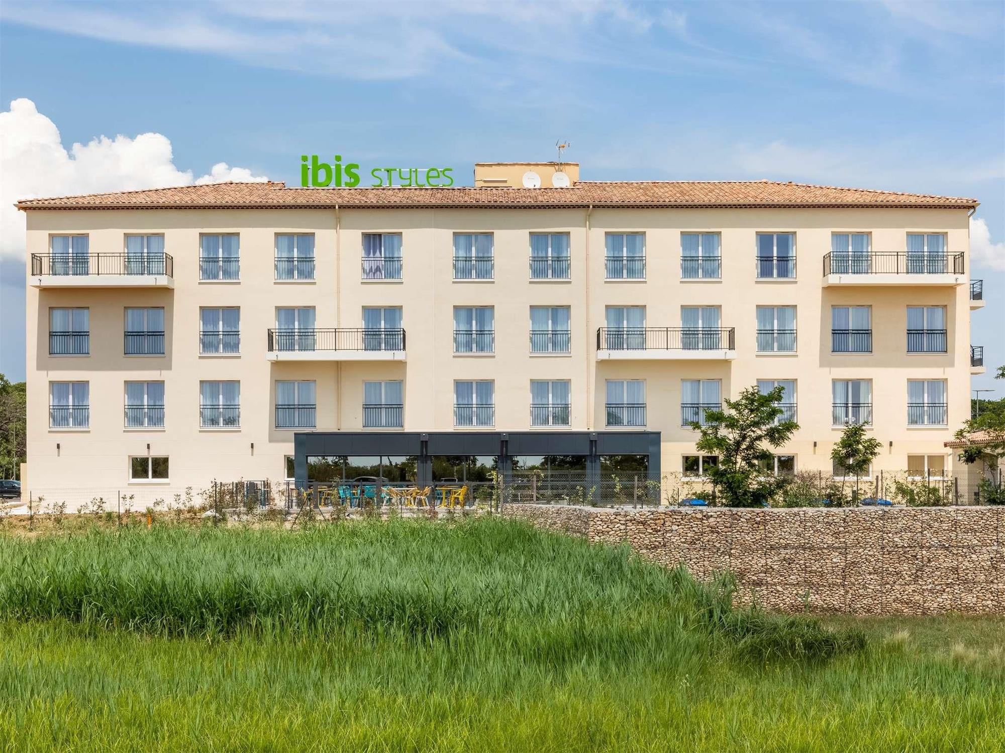 Ibis Styles Miramas 2