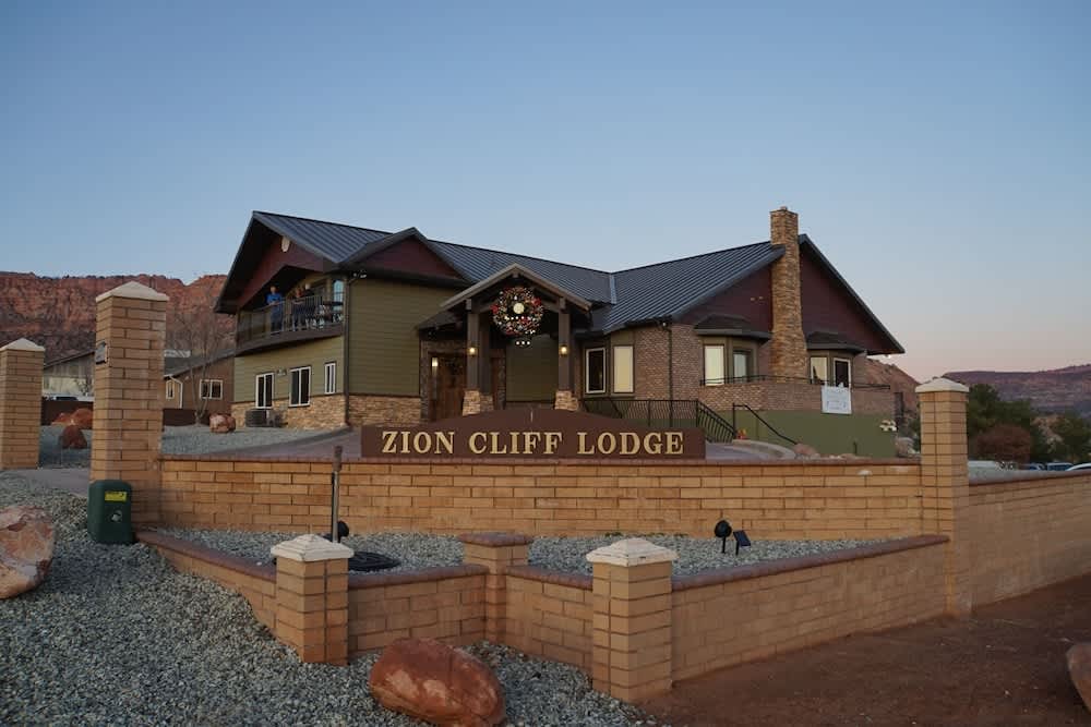 Zion Cliff Lodge 1