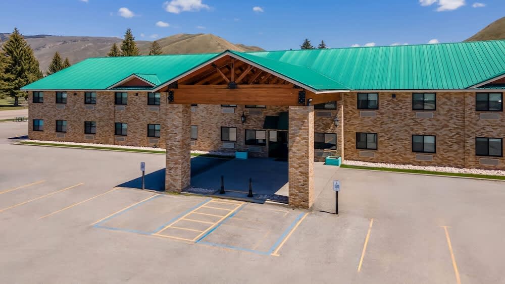 Super 8 by Wyndham Montpelier 1