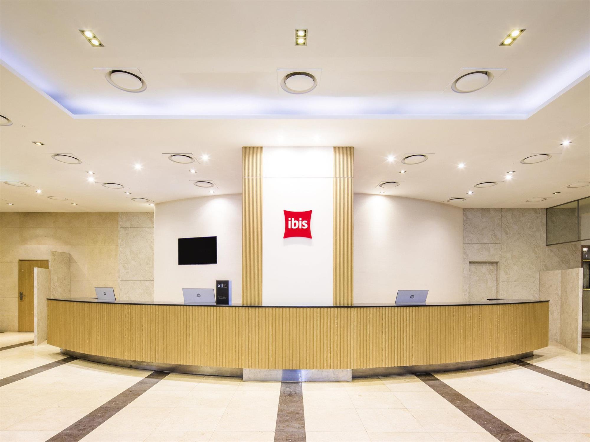 Ibis Ambassador Suwon 2