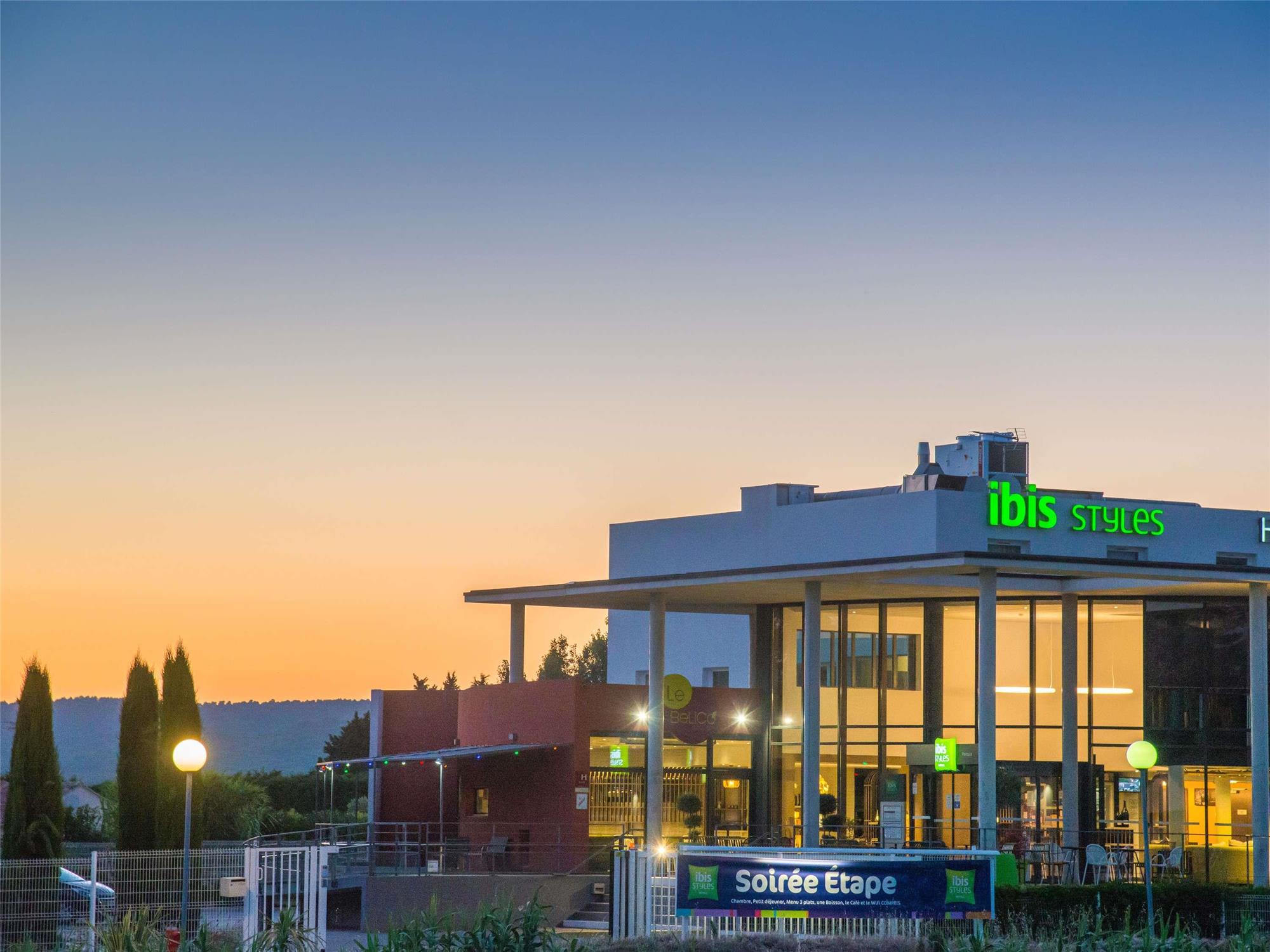 ibis Styles Pertuis Portes du Luberon 1