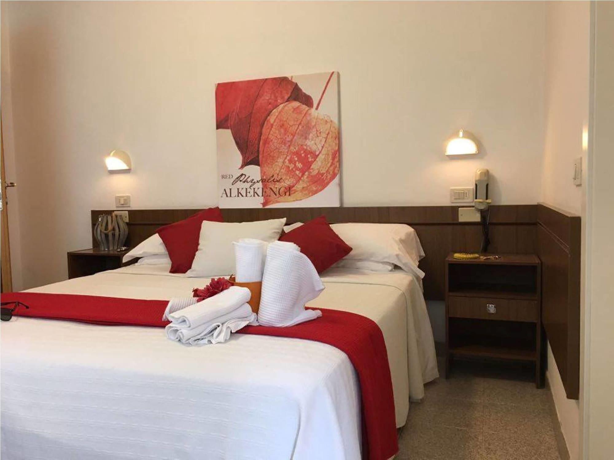 Hotel Villa Lina ANGOLO VIALE DANTE 2