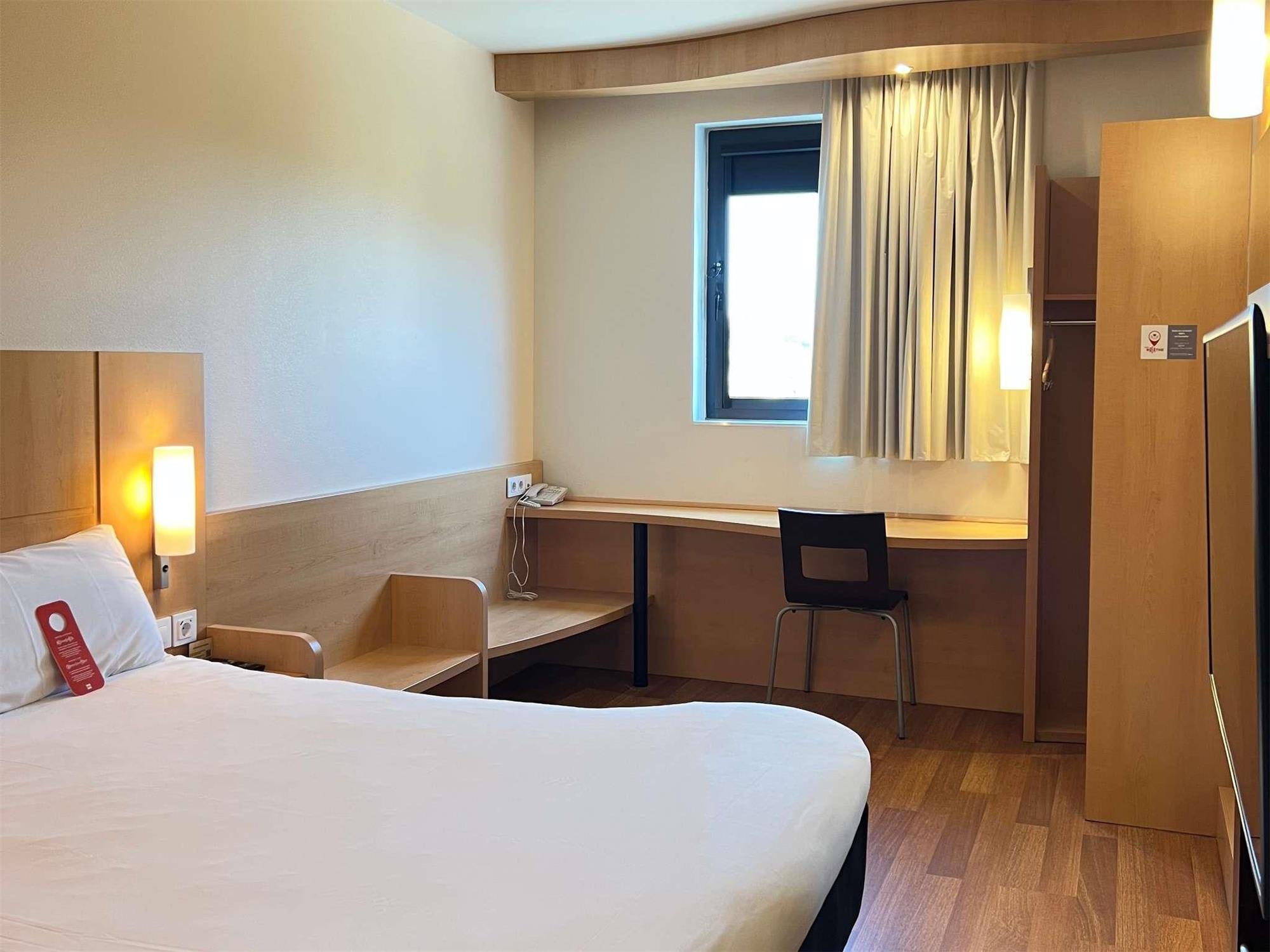 Ibis Ripollet 2