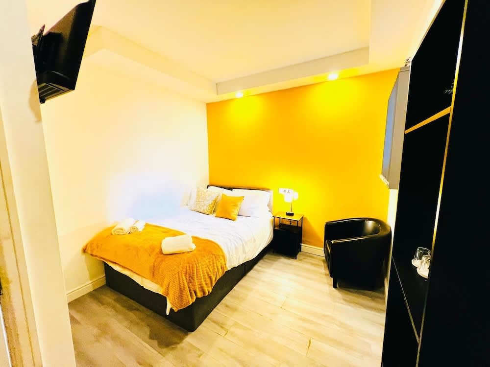 High Tide Hotel Oyo 2