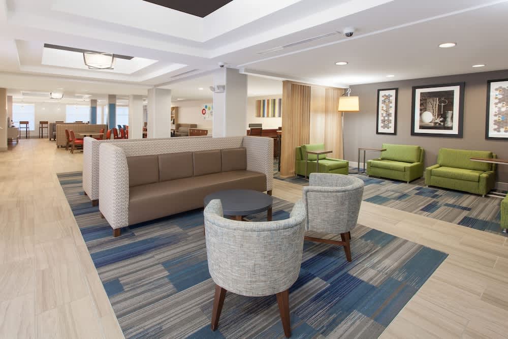 Holiday Inn Express & Suites LAKE ZURICH-BARRINGTON by IHG 1