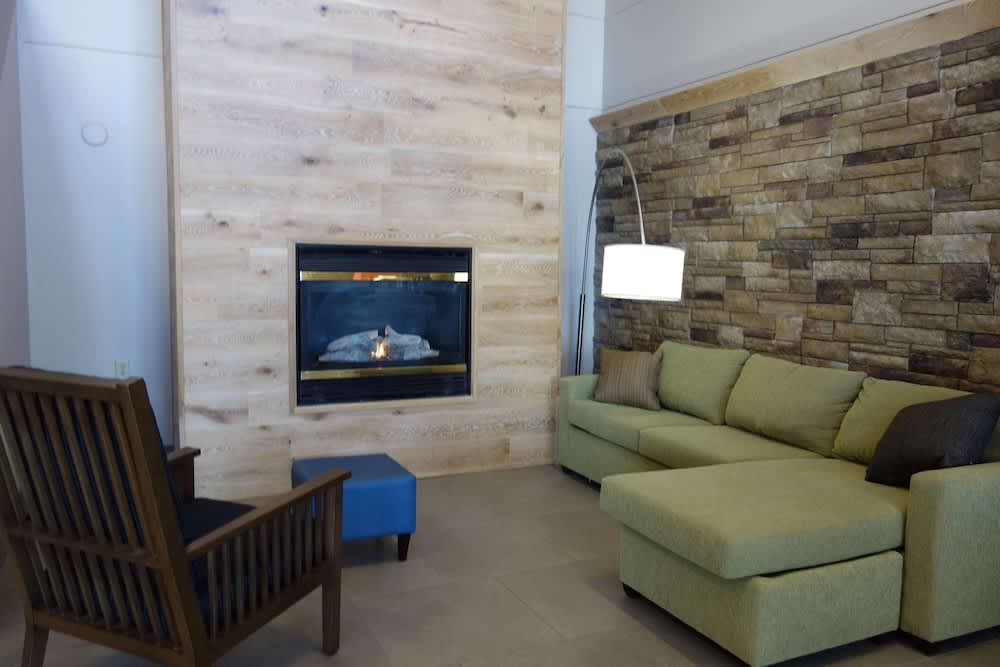 Country Inn & Suites by Radisson, Mason City, IA 2