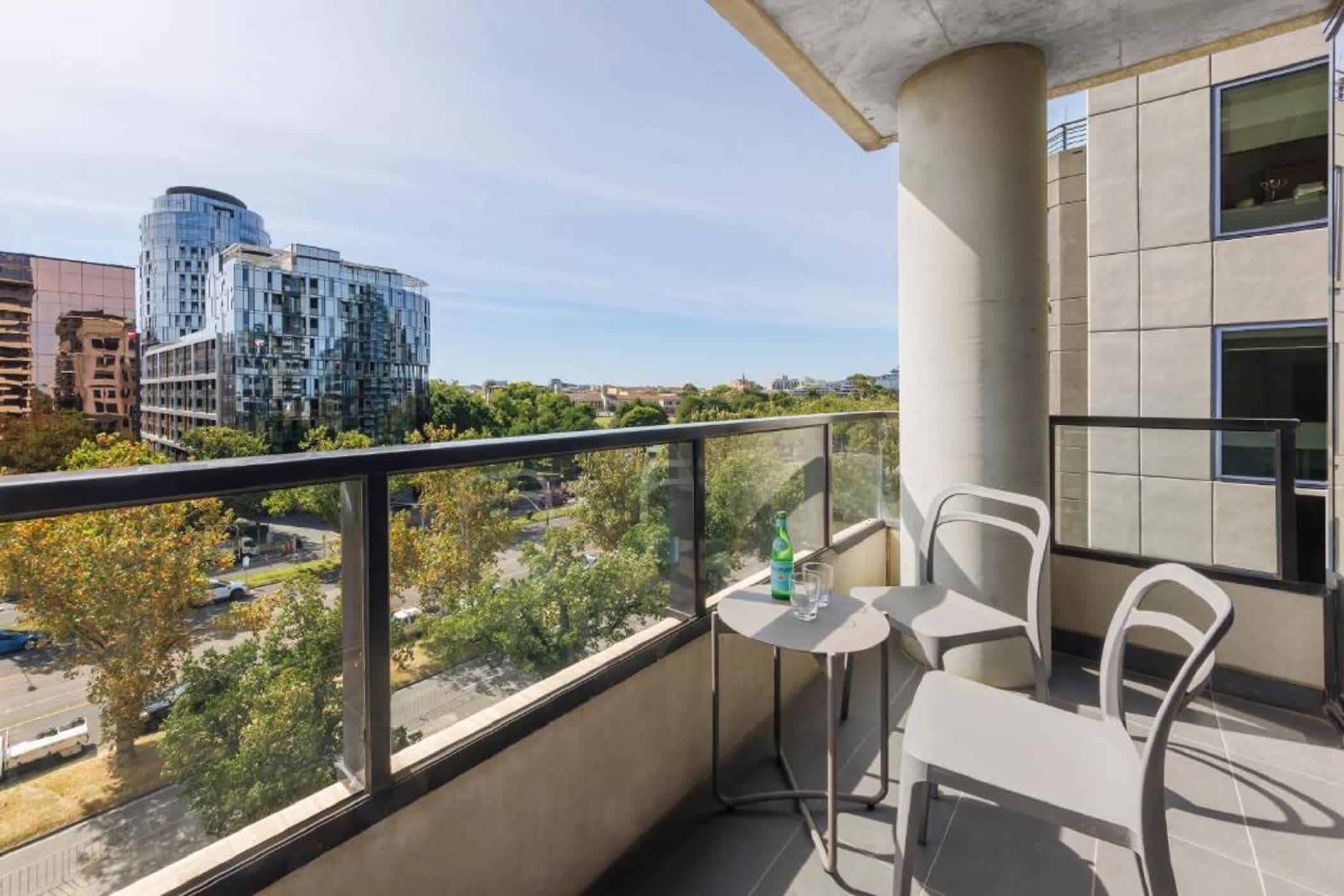 Oaks Melbourne St Kilda Road Hotel 1