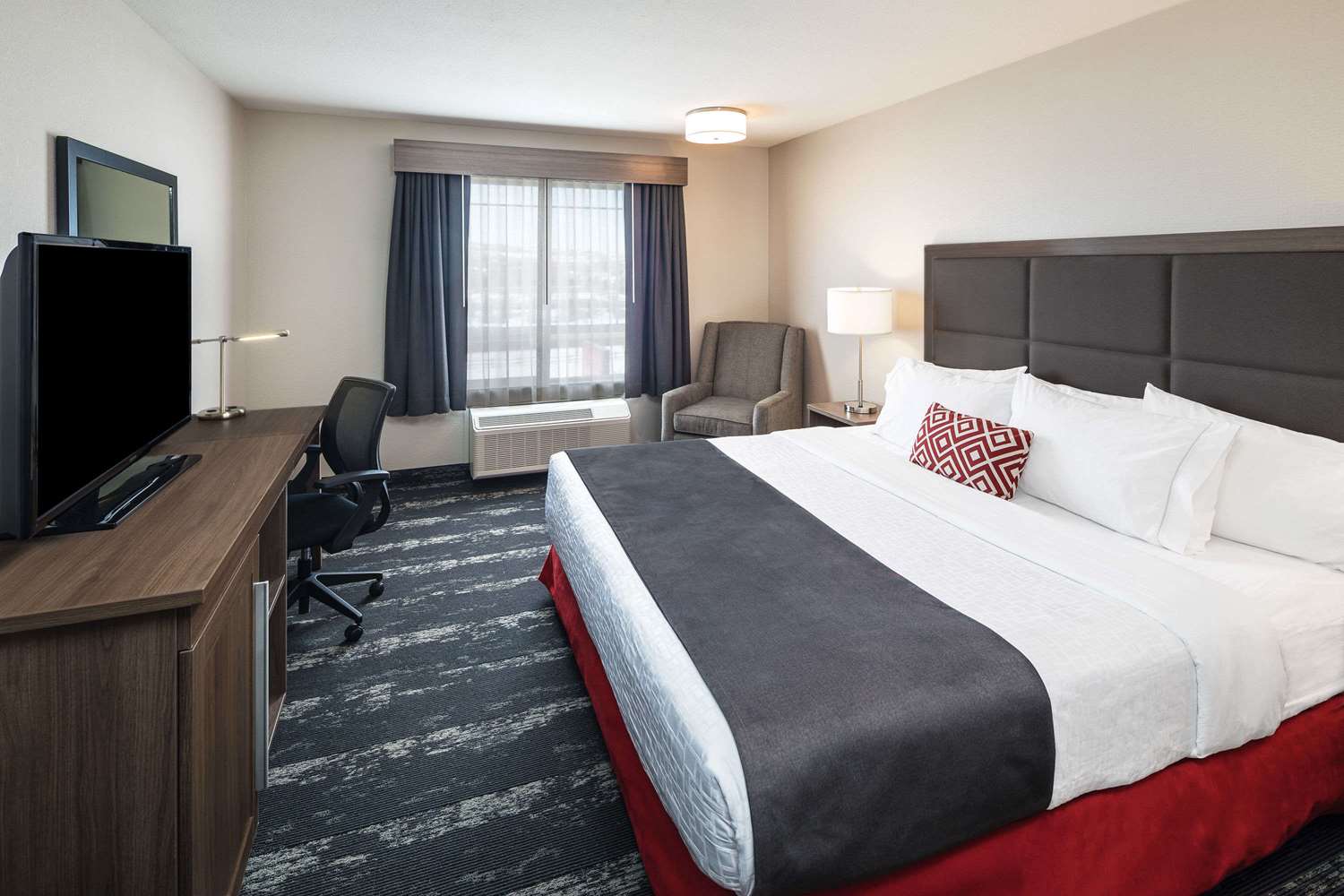 Canalta Hotel Cochrane 1