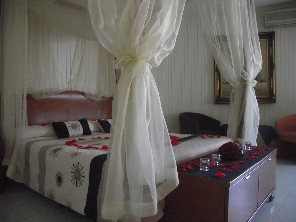 Ampuria Inn 2