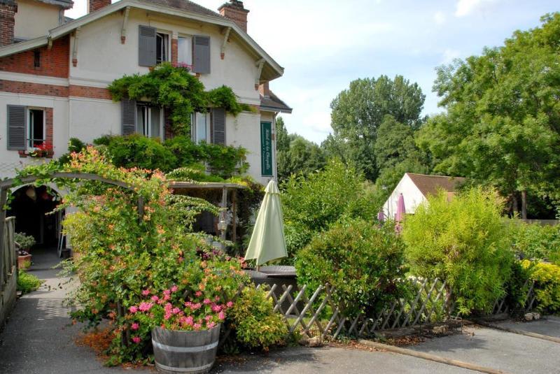 Hôtel De La Chapelle 2