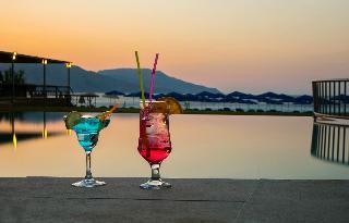 Happy Days Beach Hotel 1