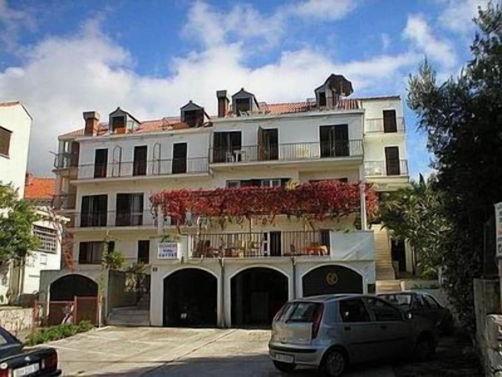 Pansion Lovac 1