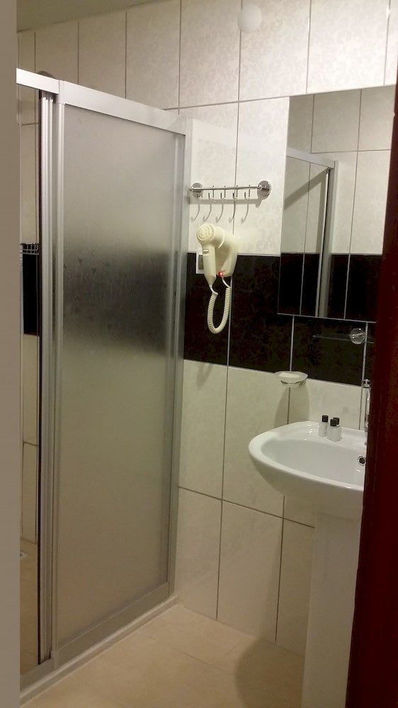 Primera Hotel 2