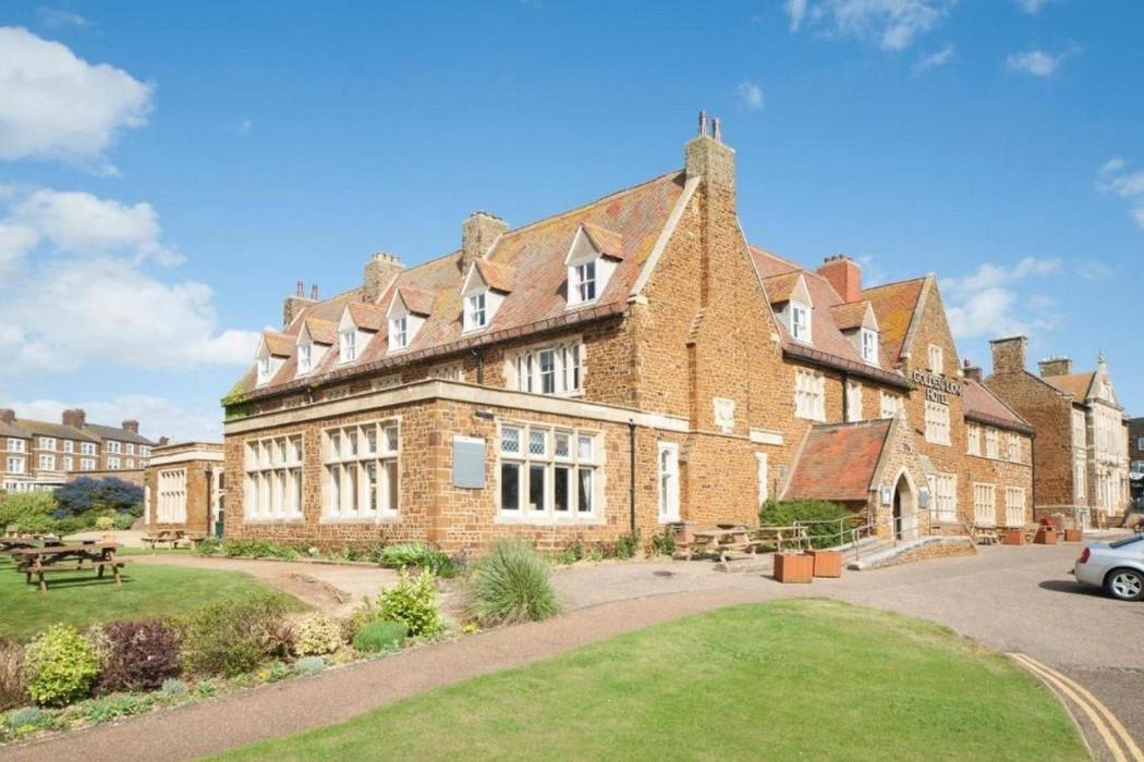 The Golden Lion Hotel 1