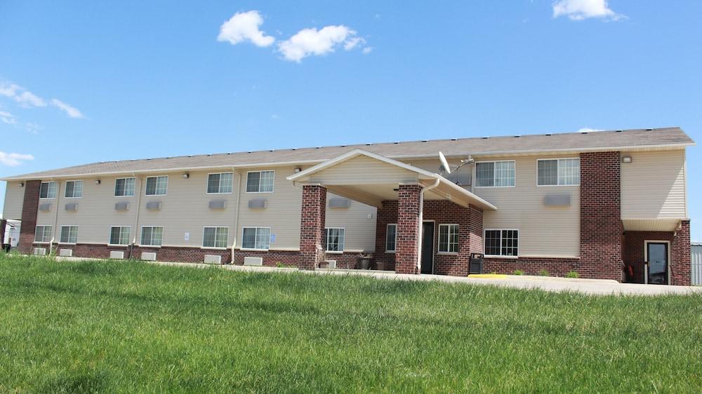 Super 8 By Wyndham Forest City 2