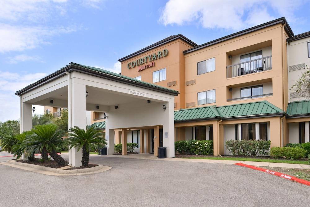 Courtyard By Marriott Beaumont 1