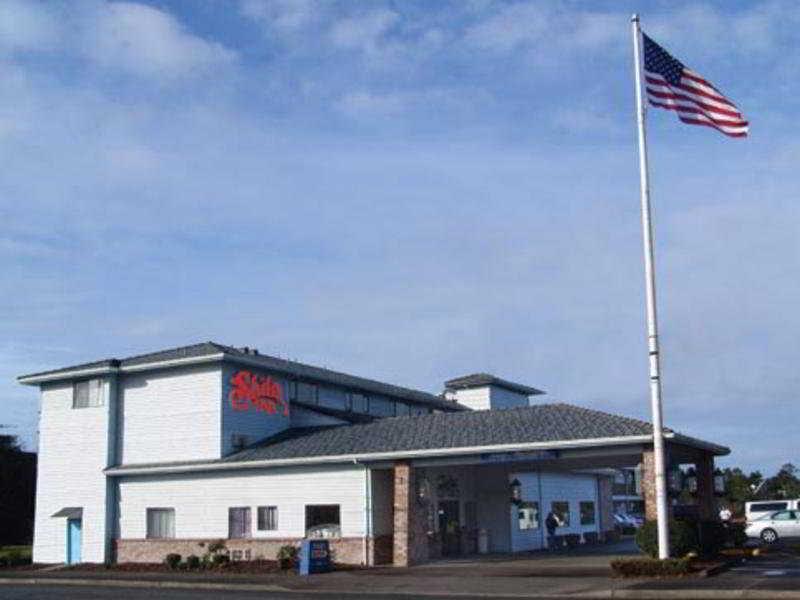 Red Lion Inn & Suites Seaside 1